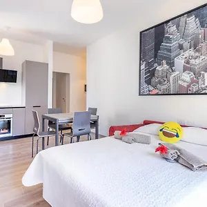 Alessia's Flat- M3 Corvetto Apartment Milan