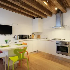 The Lion's House Apt1 Apartment Venice